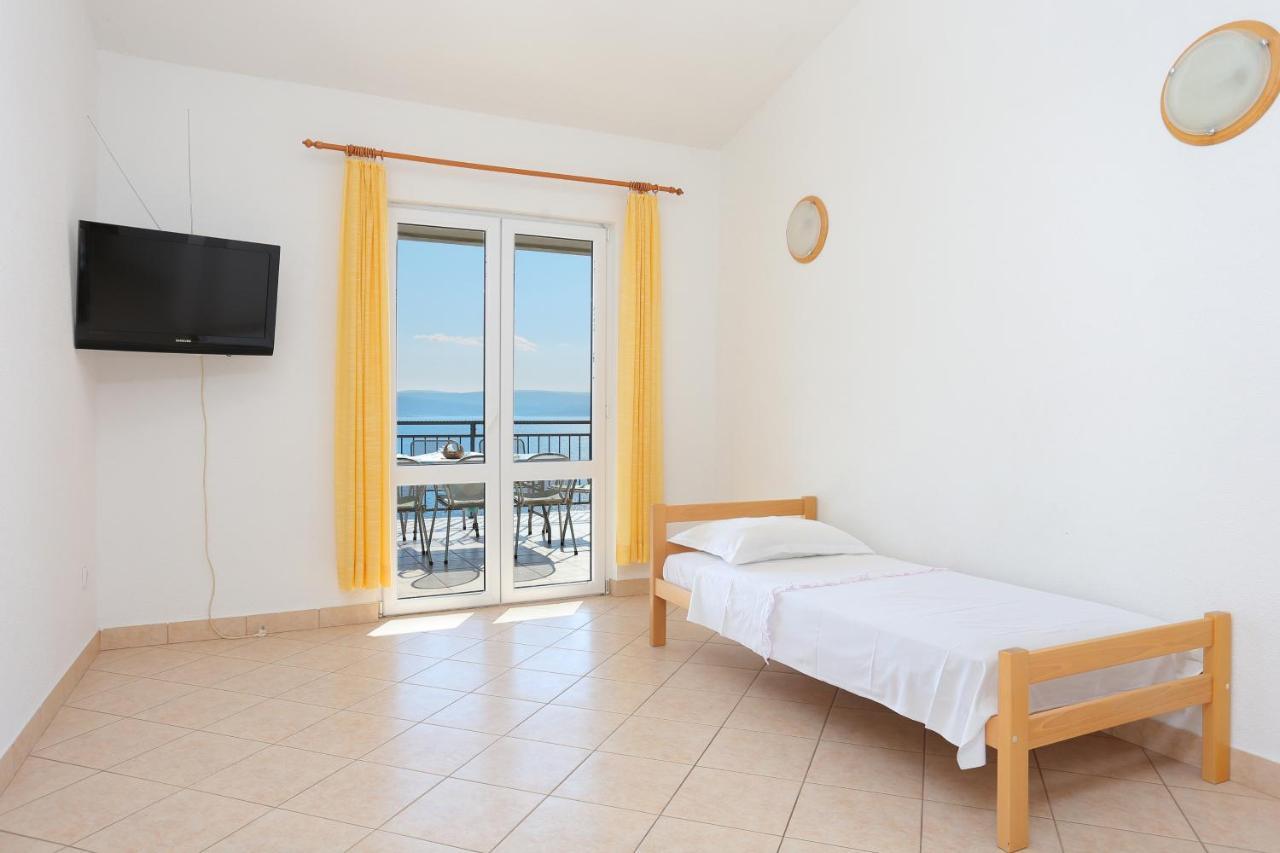 Apartments With A Parking Space Brela, Makarska - 6043 Buitenkant foto